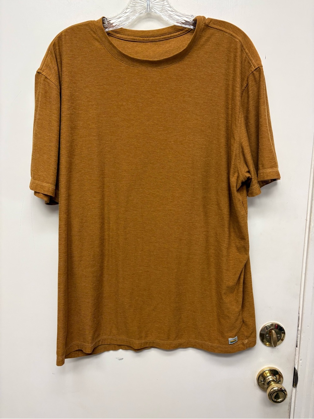 Vuori Short Sleeve Crew Tee in Mustard Brown